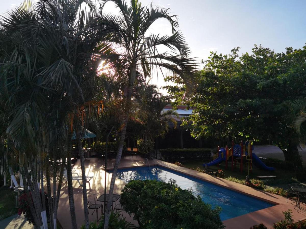 Hotel Bristol Aeropuerto Animas  外观 照片